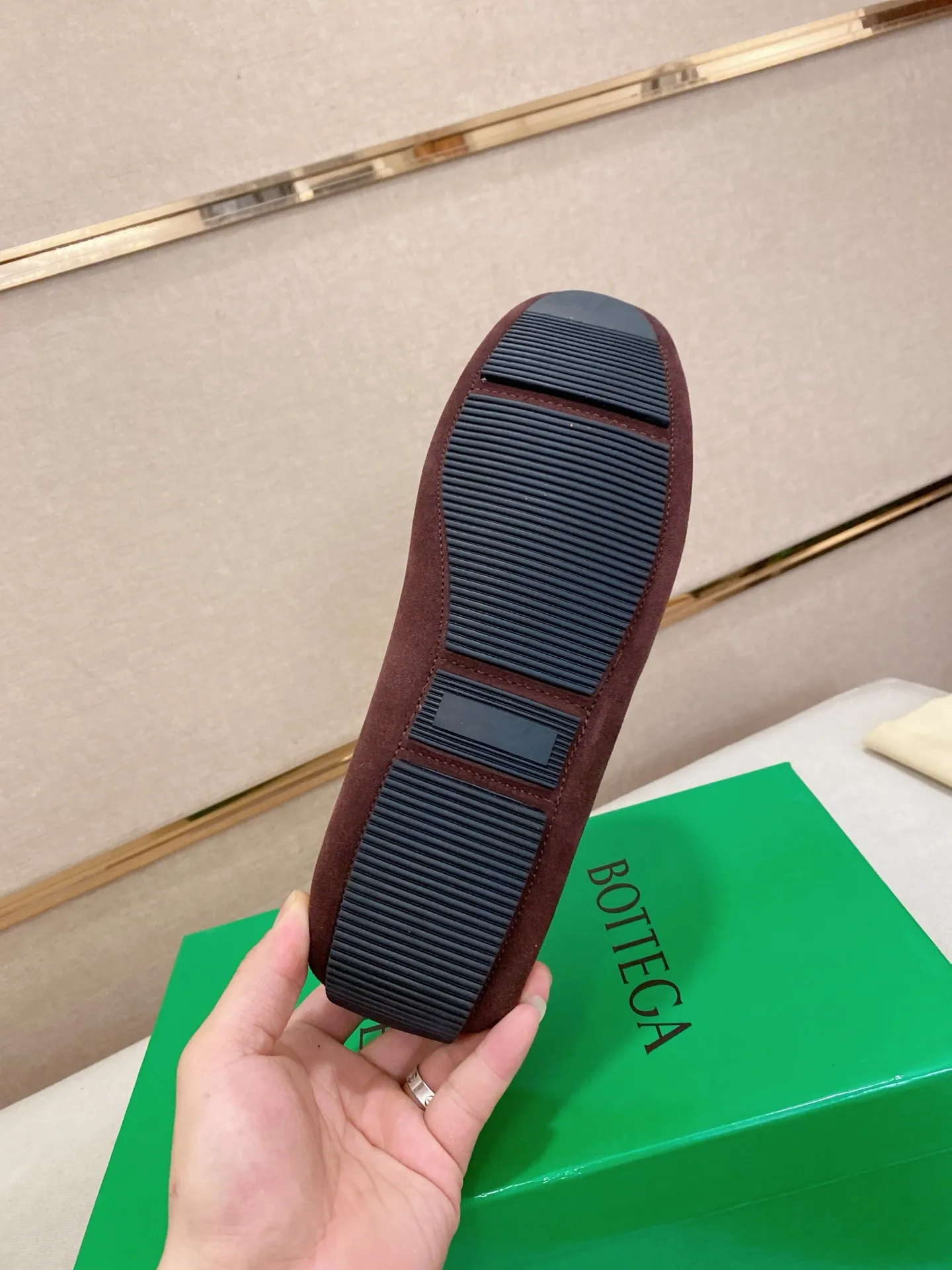 Men's shoes 💰 400💰 (Niu Li + Niu Pad) [BV] latest hot style‼ ️Casual men's shoes, uppers imported deer pattern first-layer cowhide ➕Full imported cowhide lining✔️Exquisite workmanship, excellent foot feel, special rubber soles✔️, cool and fashionable, the latest fashion, fashionable outsole, hurry up. Code number: 38-44 (can be customized to 37.45, non-refundable)